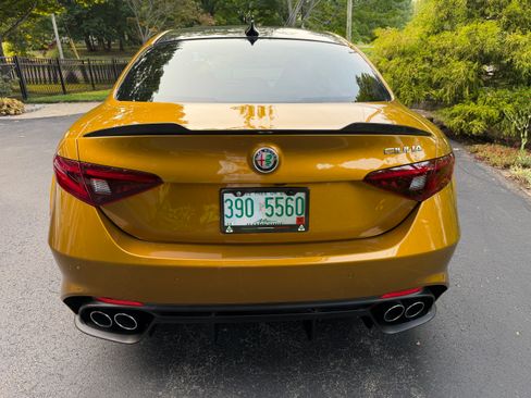 Used 2022 Alfa Romeo Giulia Quadrifoglio w/ Active Assist Plus Package RWD image 21