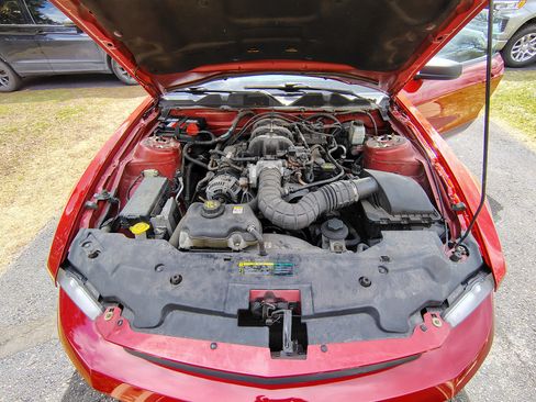 Used 2010 Ford Mustang Premium RWD image 5