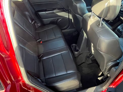 Used 2012 Jeep Compass Latitude w/ Sun/Sound Group FWD image 19