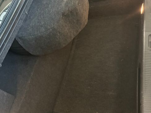 Used 2010 Lincoln Town Car Signature Limited image 13