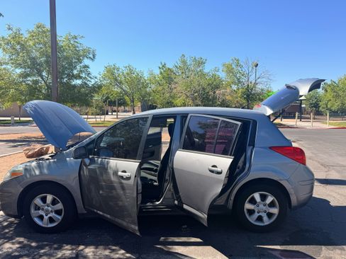 Used 2012 Nissan Versa 1.8 S w/ Special Edition Pkg FWD image 11