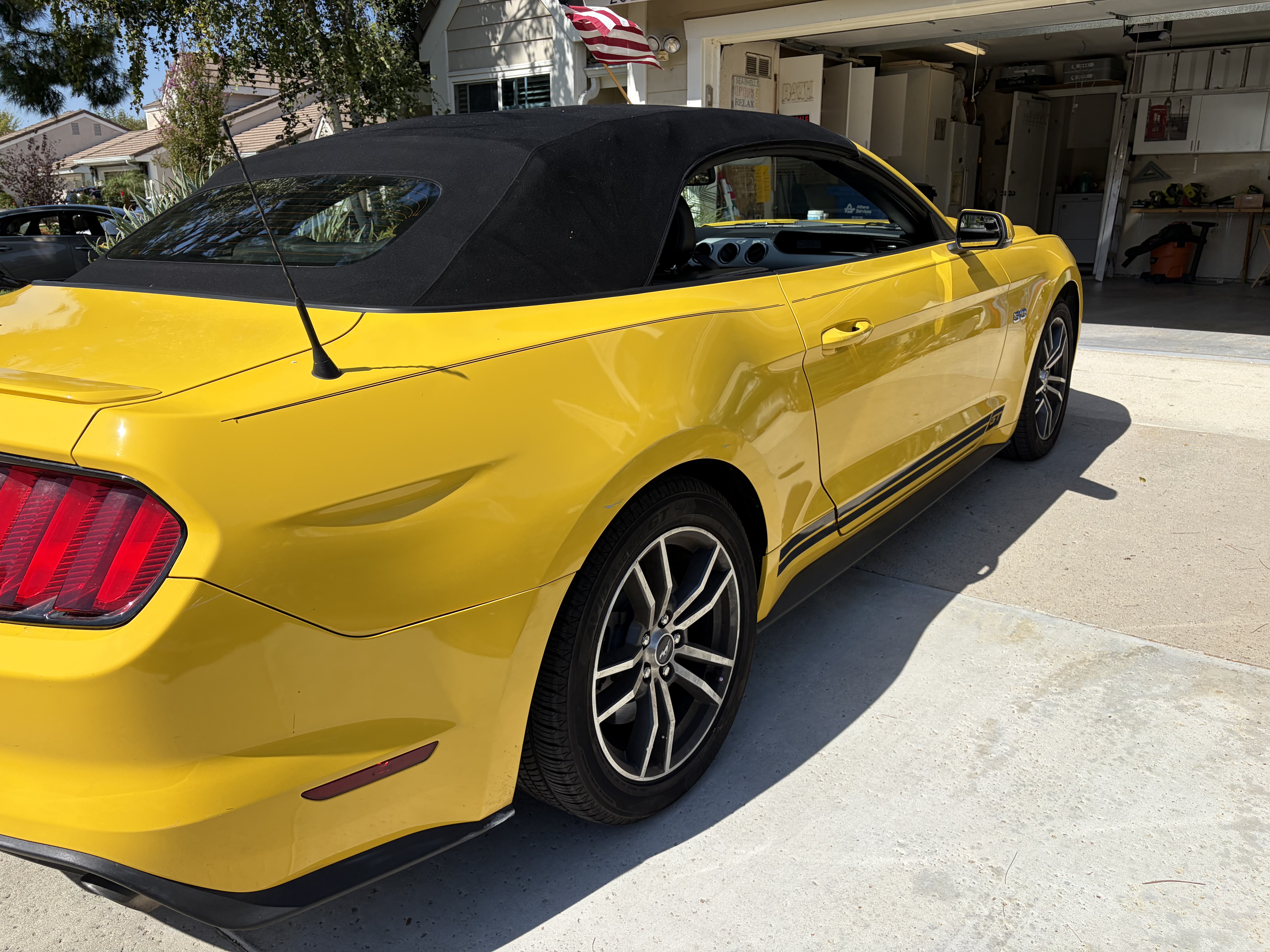 Used 2017 Ford Mustang GT Premium RWD image 4