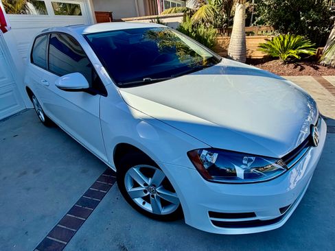 Used 2015 Volkswagen Golf S FWD image 1