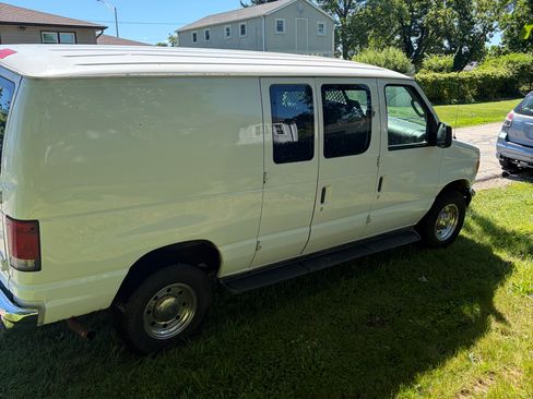 Used 2006 Ford E-350 and Econoline 350 Super Duty RWD image 11