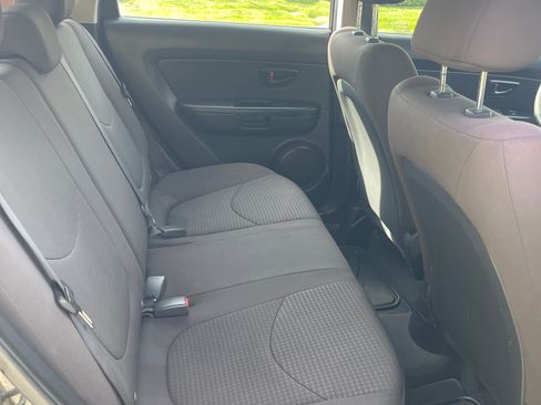 Used 2011 Kia Soul FWD image 8