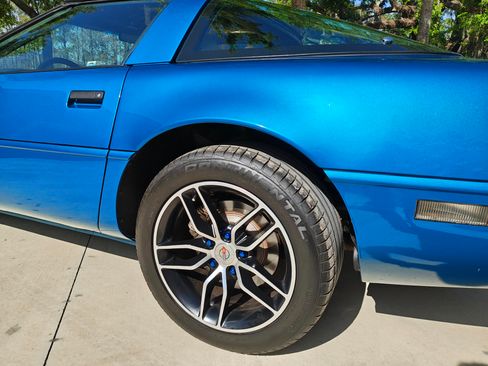 Used 1995 Chevrolet Corvette Coupe image 4