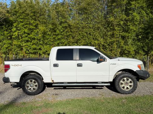 Used 2013 Ford F150 XLT w/ XLT Chrome Pkg image 2