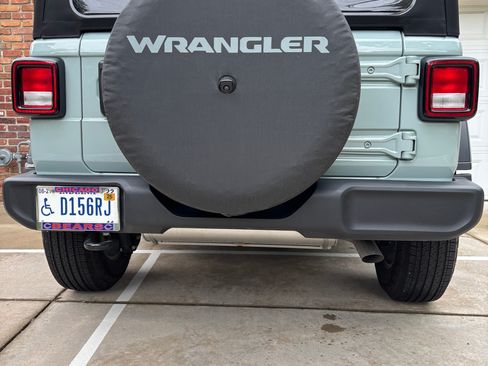 Used 2024 Jeep Wrangler Sport AWD/4WD image 19