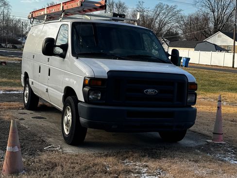 Used 2014 Ford E-250 and Econoline 250 image 1