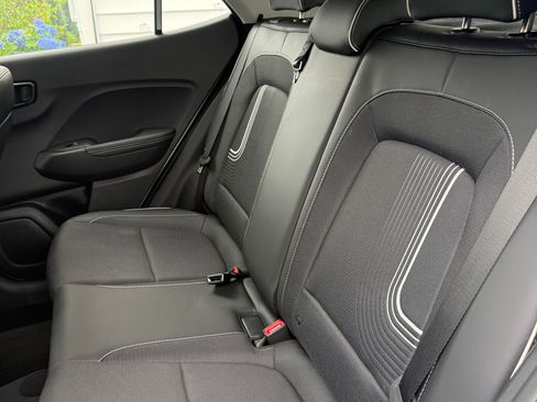 Used 2025 Hyundai Venue Limited FWD image 26