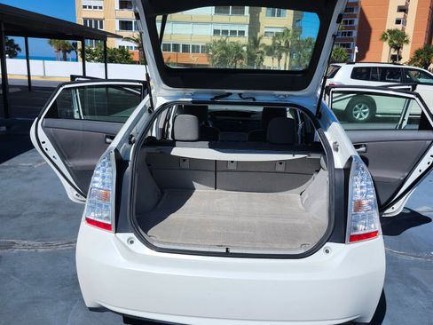 Used 2011 Toyota Prius Two image 10