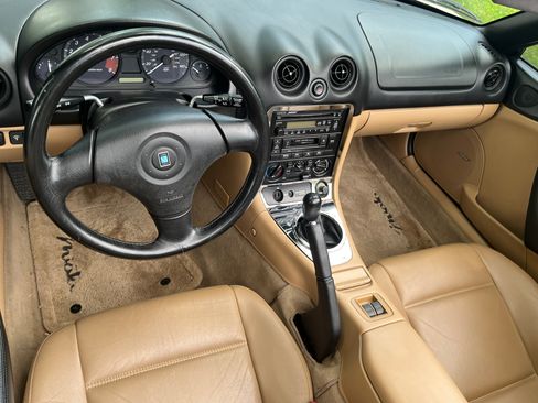 Used 2000 MAZDA MX-5 Miata RWD image 12