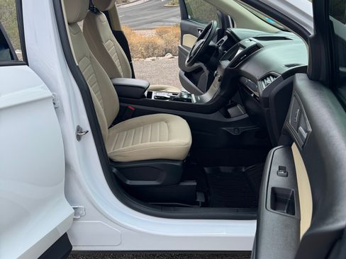 Used 2020 Ford Edge SE FWD image 23