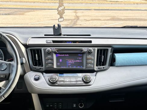 Used 2013 Toyota RAV4 Limited image 15