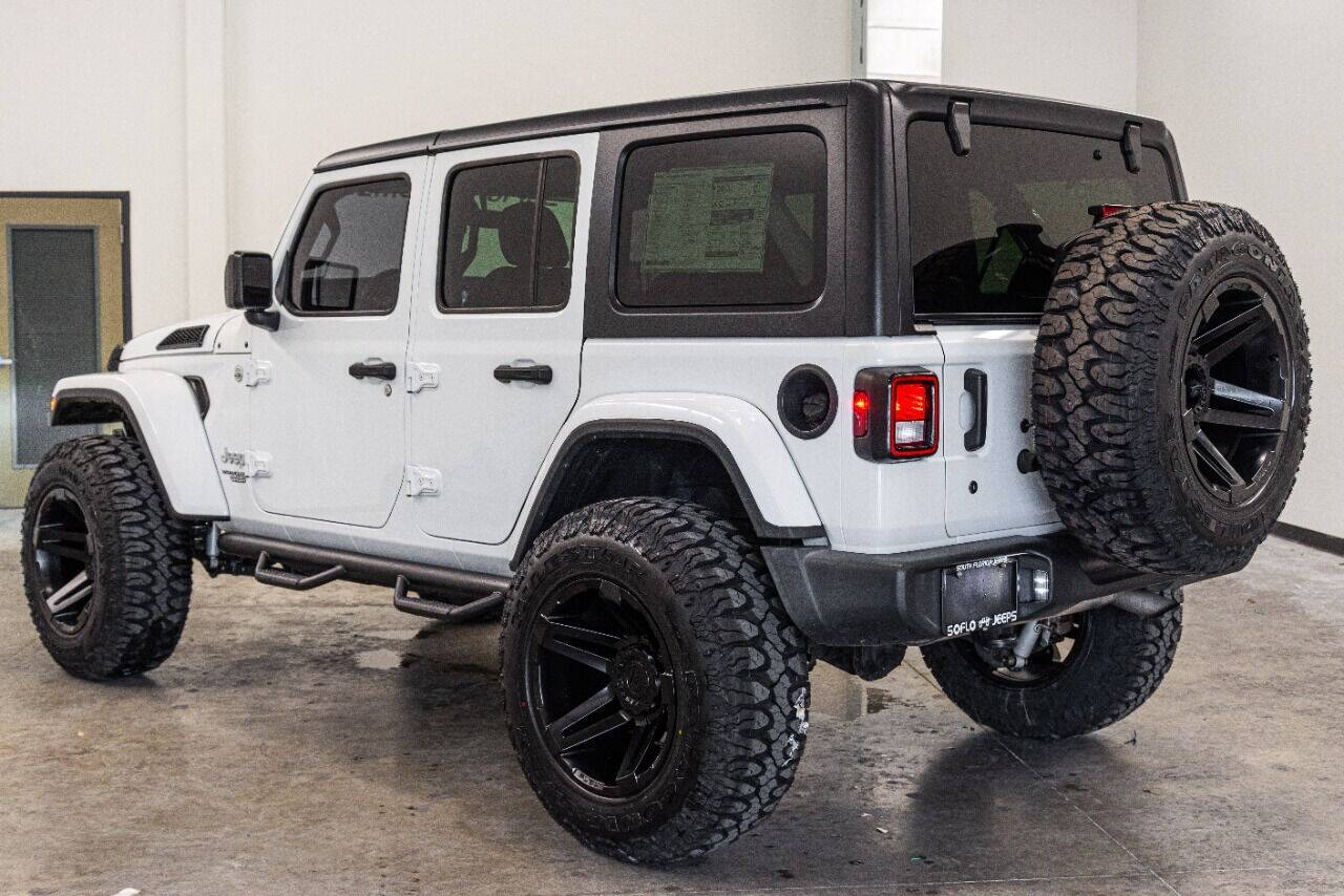 Used 2023 Jeep Wrangler Unlimited AWD/4WD image 2