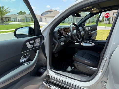 Used 2025 Mercedes-Benz GLE 450e 4MATIC image 13