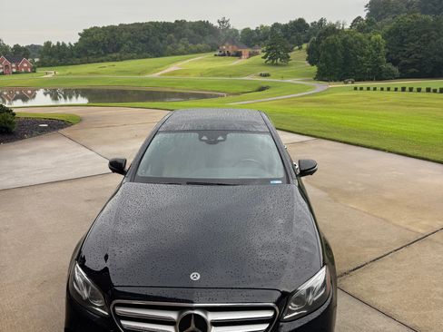 Used 2018 Mercedes-Benz E 400 4MATIC Sedan image 1