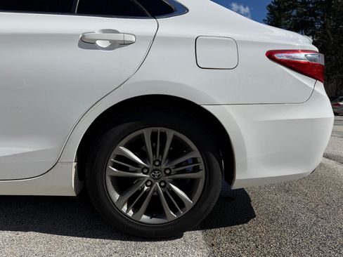 Used 2017 Toyota Camry SE image 15