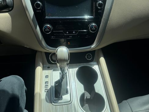 Used 2016 Nissan Murano SV w/ Premium Package AWD/4WD image 13