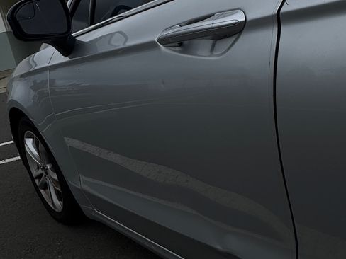 Used 2018 Ford Fusion SE w/ Fusion SE Technology Package FWD image 4