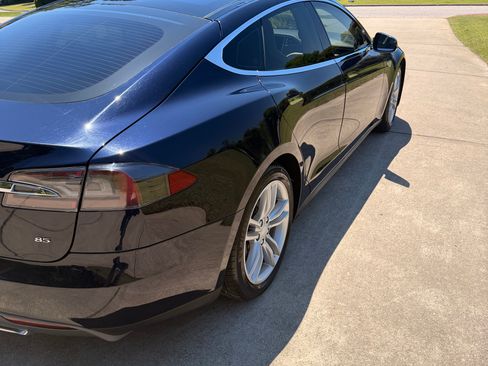 Used 2013 Tesla Model S RWD image 4