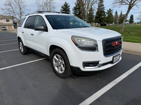 Used 2016 GMC Acadia SLE image 1