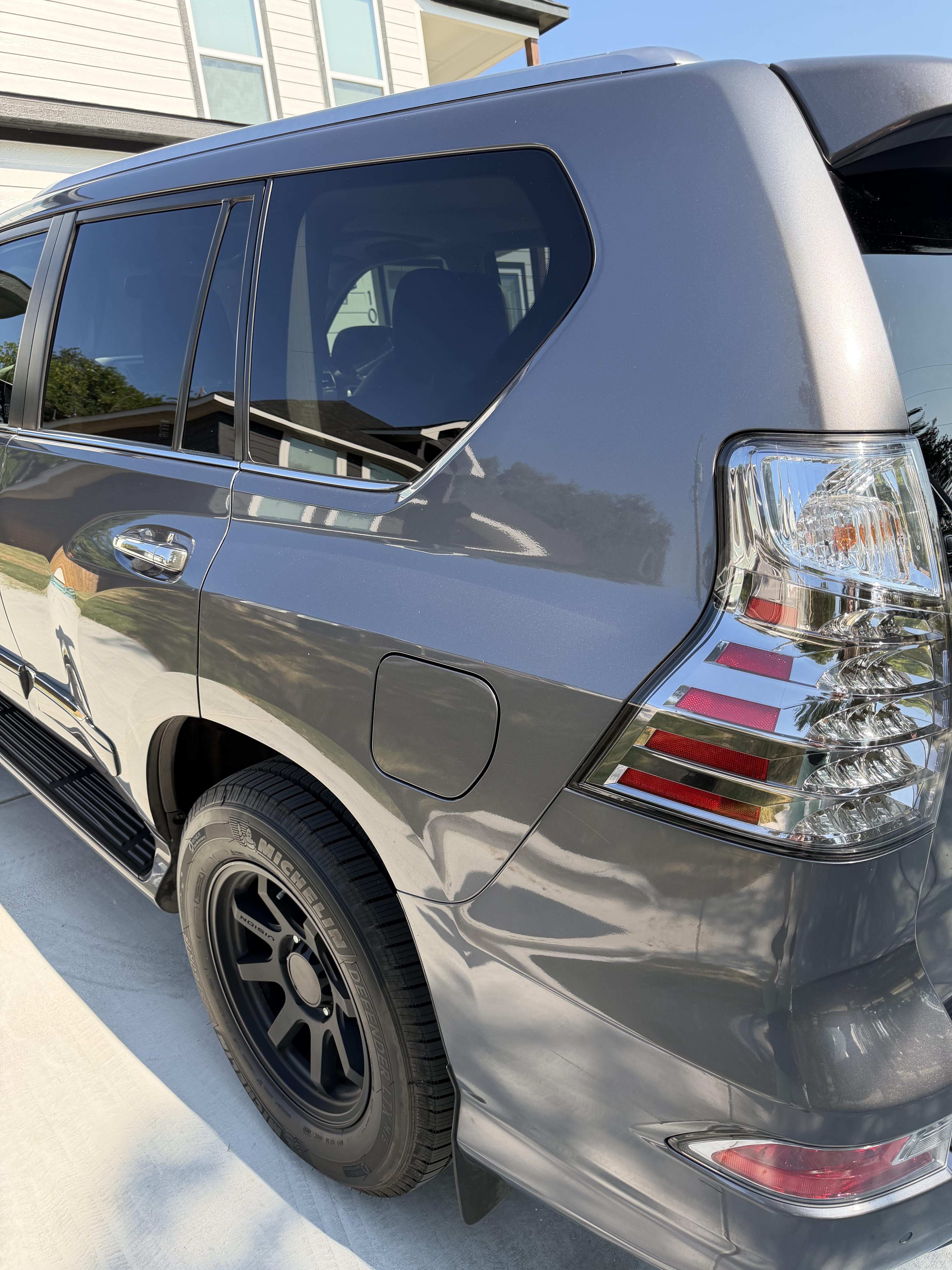 Used 2015 Lexus GX 460 w/ Premium Package AWD/4WD image 9