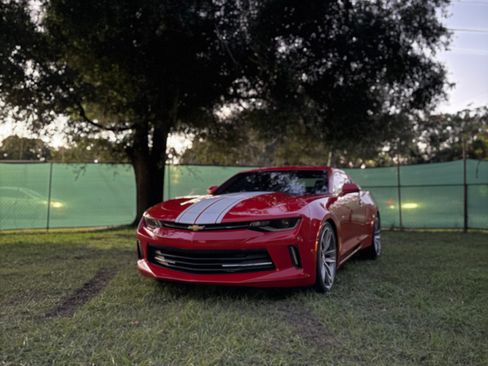 Used 2018 Chevrolet Camaro LT w/ RS Package image 4