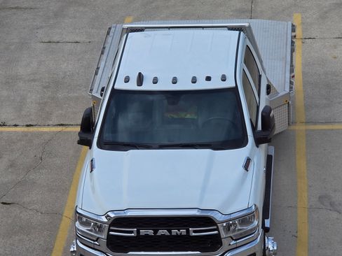 Used 2024 RAM 3500 Tradesman w/ Chrome Appearance Group image 8