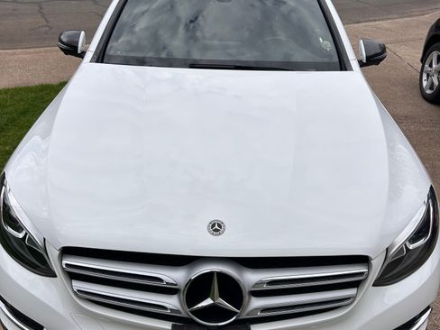 Used 2018 Mercedes-Benz GLC 300 4MATIC image 4