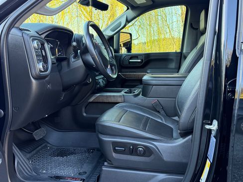 Used 2021 GMC Sierra 2500 Denali w/ Denali Black Diamond Edition image 5