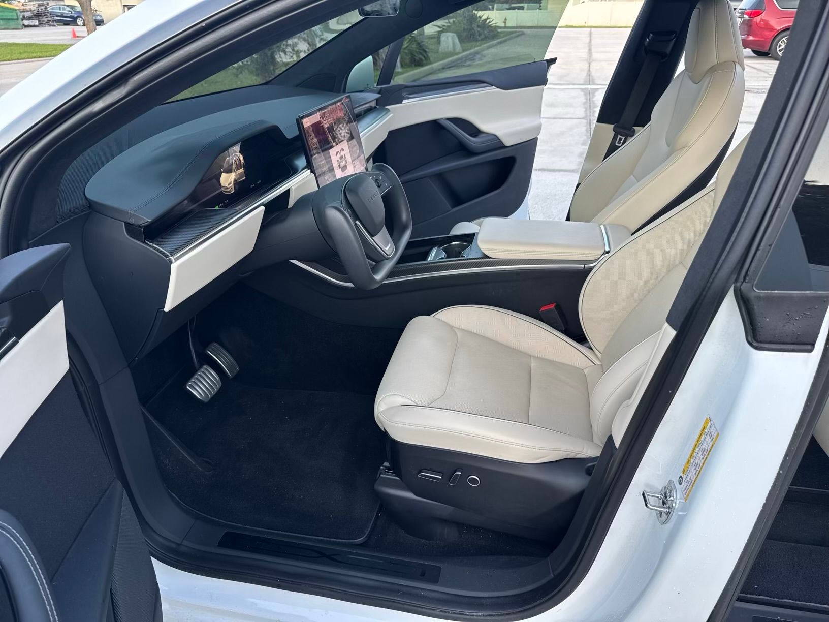 Used 2022 Tesla Model X Plaid AWD/4WD image 9
