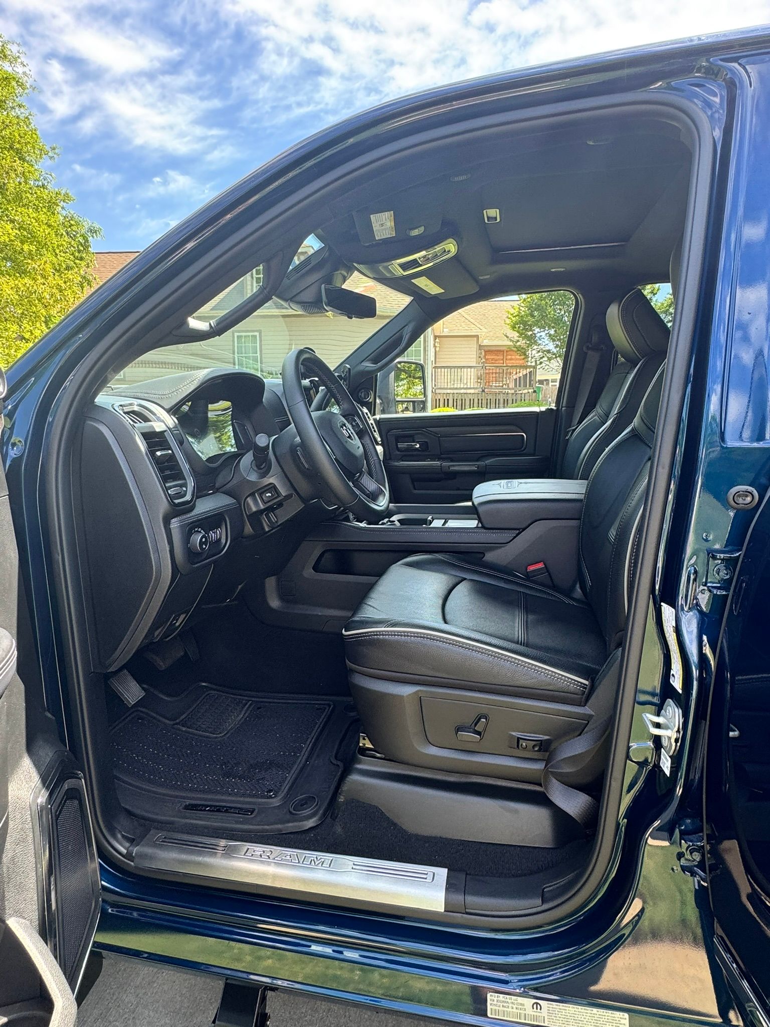 Used 2024 RAM 3500 Limited AWD/4WD image 6