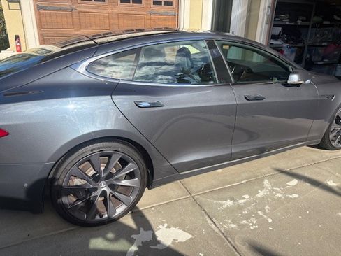 Used 2018 Tesla Model S 100D image 4