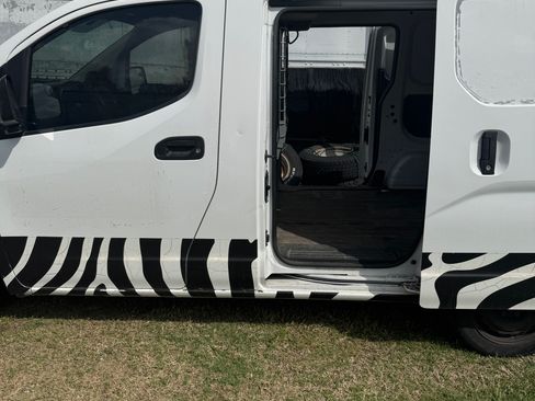 Used 2015 Nissan NV200 SV image 16