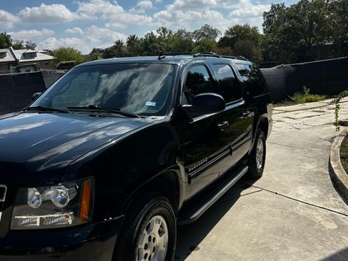 Used 2013 Chevrolet Suburban LT w/ Luxury Package image 15