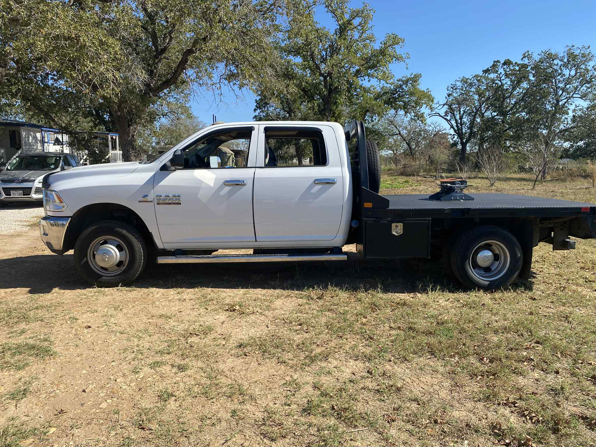 Used 2015 RAM 3500 Tradesman RWD image 1