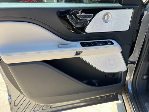 Used 2025 Lincoln Aviator Reserve w/ Equipment Group 201A AWD/4WD image 16