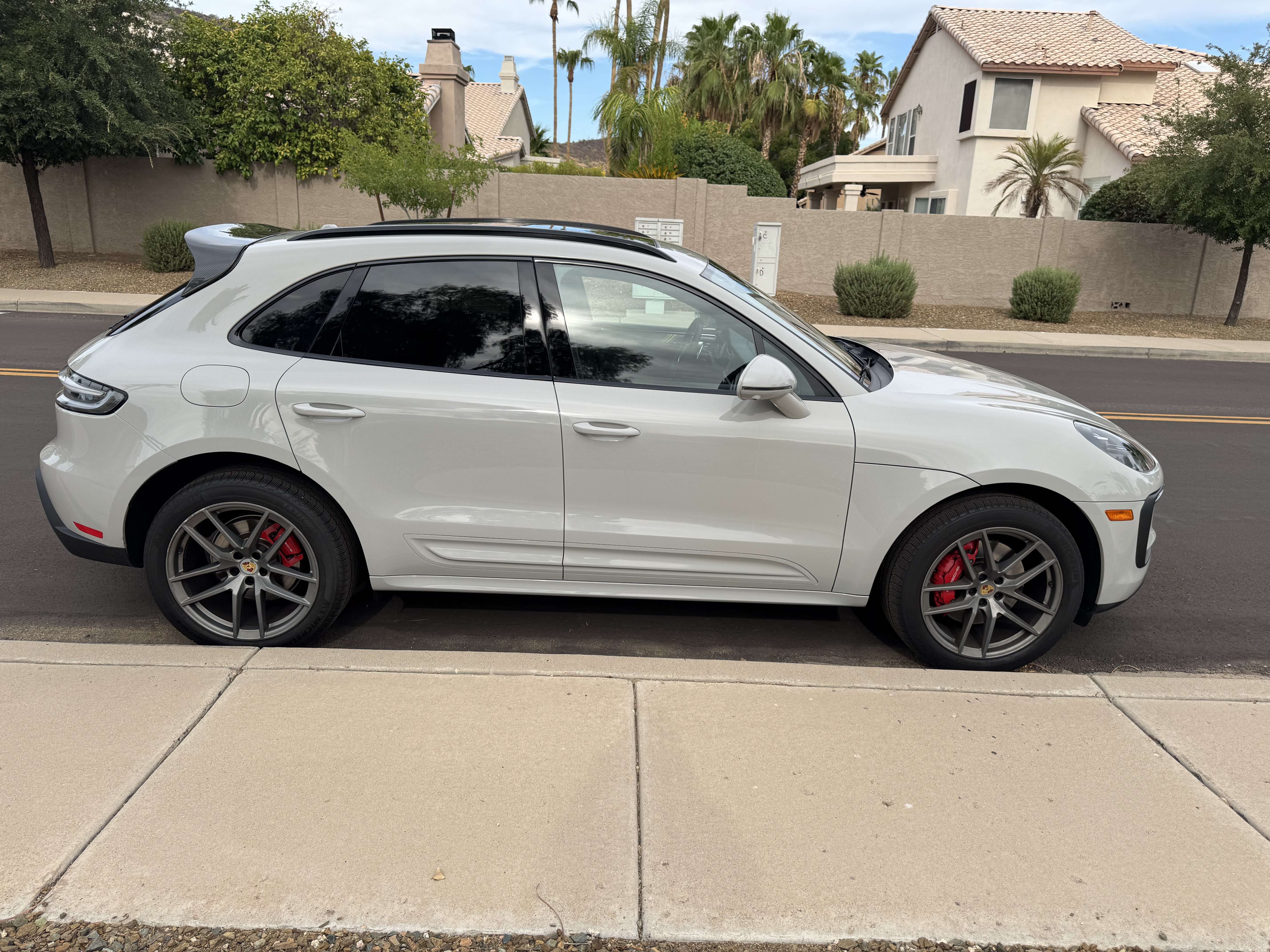 Used 2022 Porsche Macan S AWD/4WD image 5