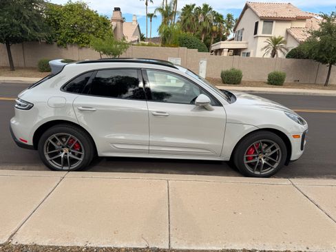 Used 2022 Porsche Macan S AWD/4WD image 5