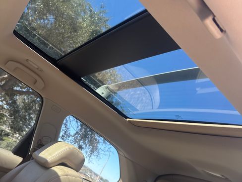 Used 2015 Nissan Pathfinder Platinum w/ Family Entertainment Package image 14