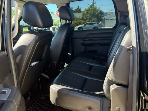 Used 2014 Chevrolet Silverado 2500 LT w/ Custom Sport Truck Package RWD image 6