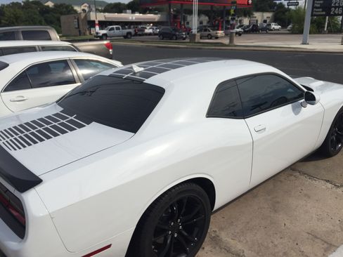 Used 2016 Dodge Challenger SXT Plus image 4