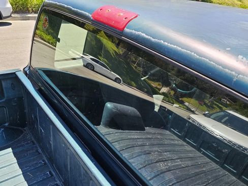 Used 1998 Chevrolet S10 Pickup LS image 9