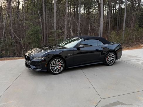 Used 2024 Ford Mustang GT Premium RWD image 2