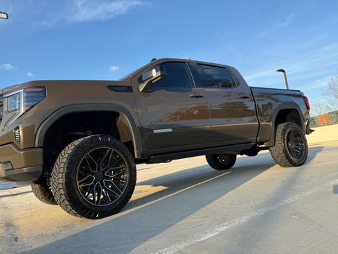 Used 2023 GMC Sierra 1500 Elevation w/ Elevation Premium Package image 1