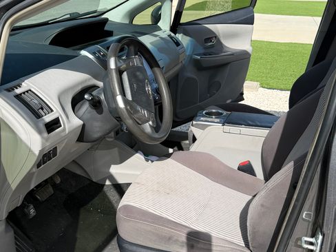 Used 2016 Toyota Prius V Three FWD image 4