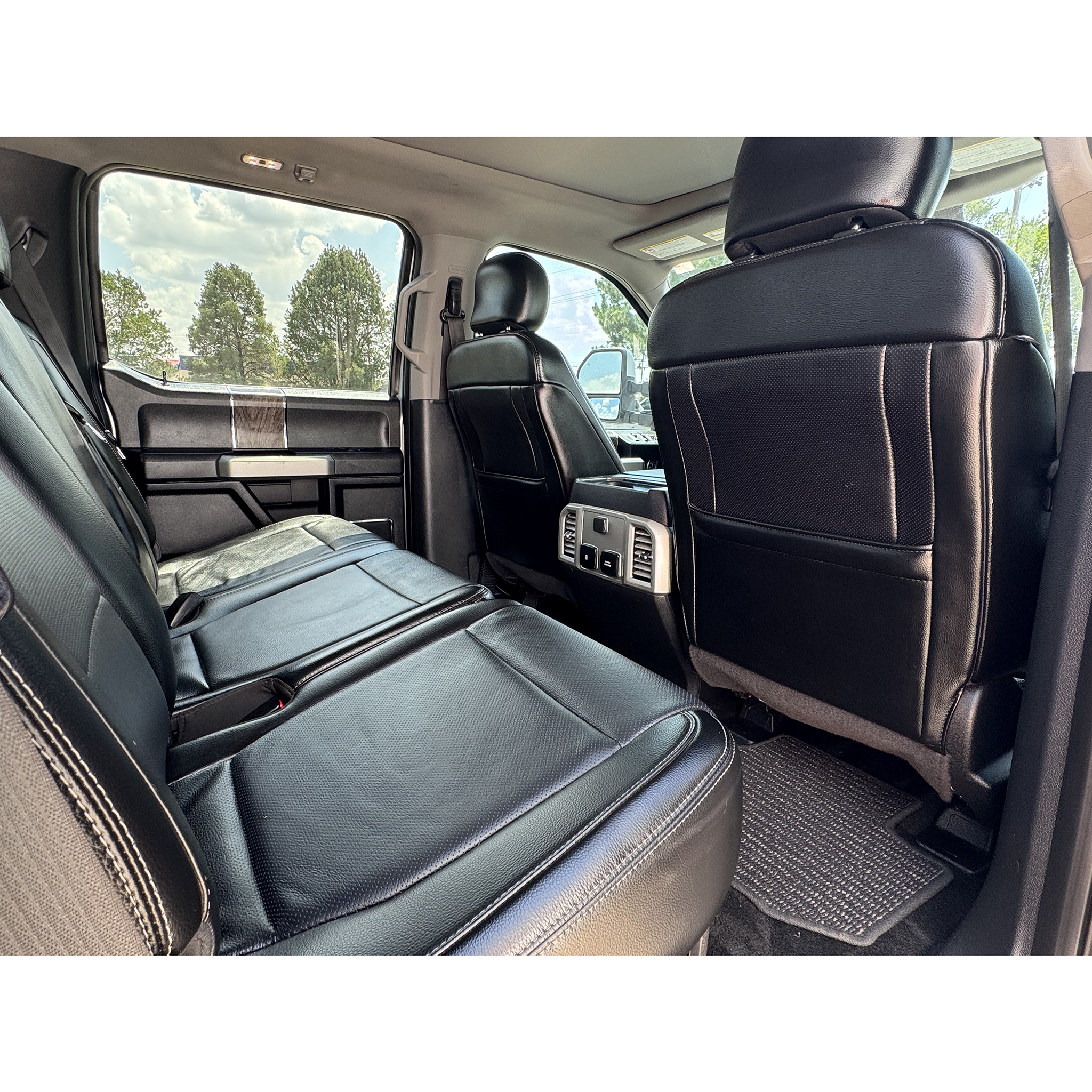 Used 2017 Ford F250 Lariat w/ Lariat Ultimate Package AWD/4WD image 23