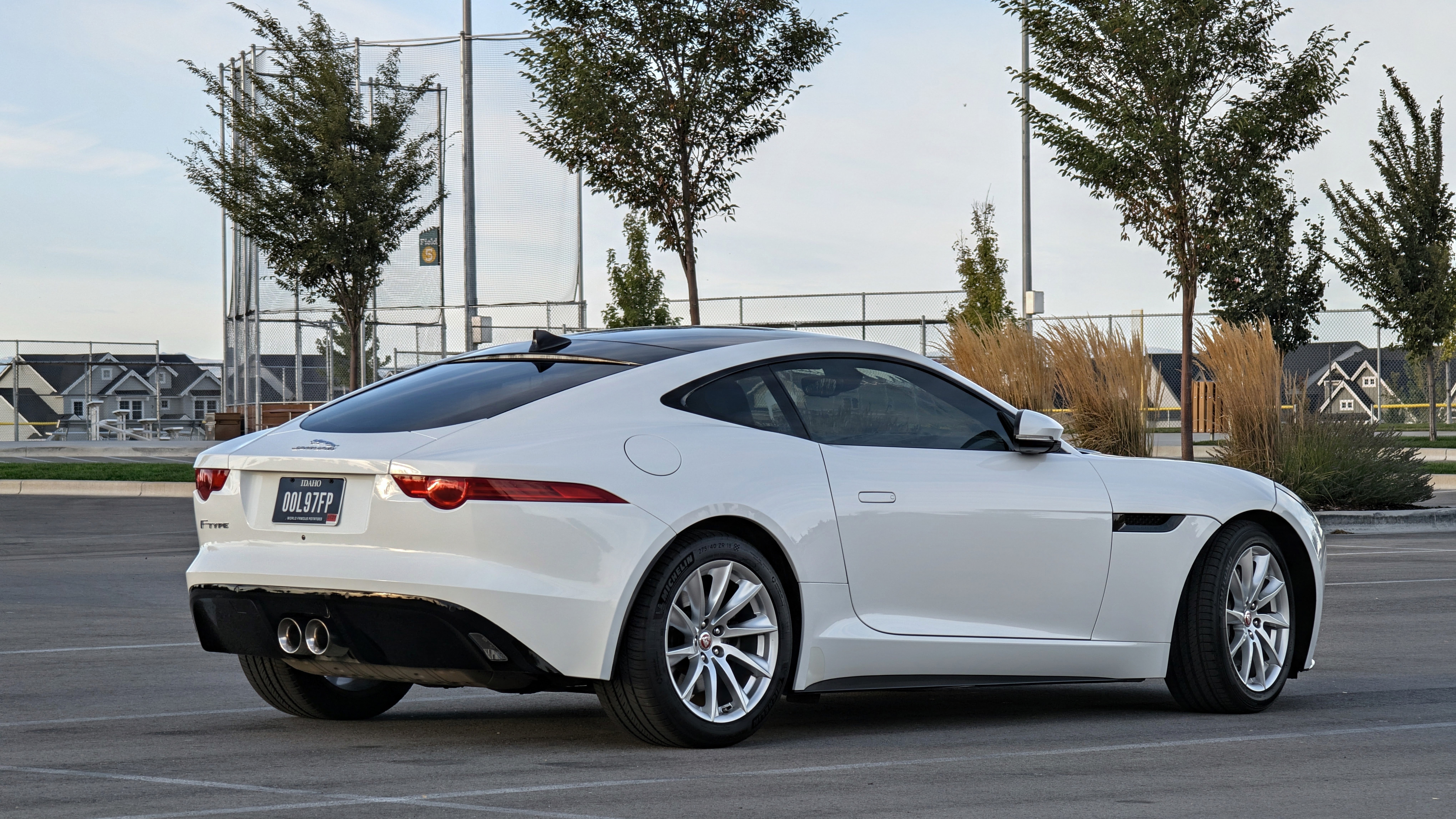Used 2017 Jaguar F-TYPE Coupe RWD image 5