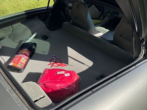 Used 2001 Chevrolet Corvette Coupe w/ Preferred Equipment Group2 image 14